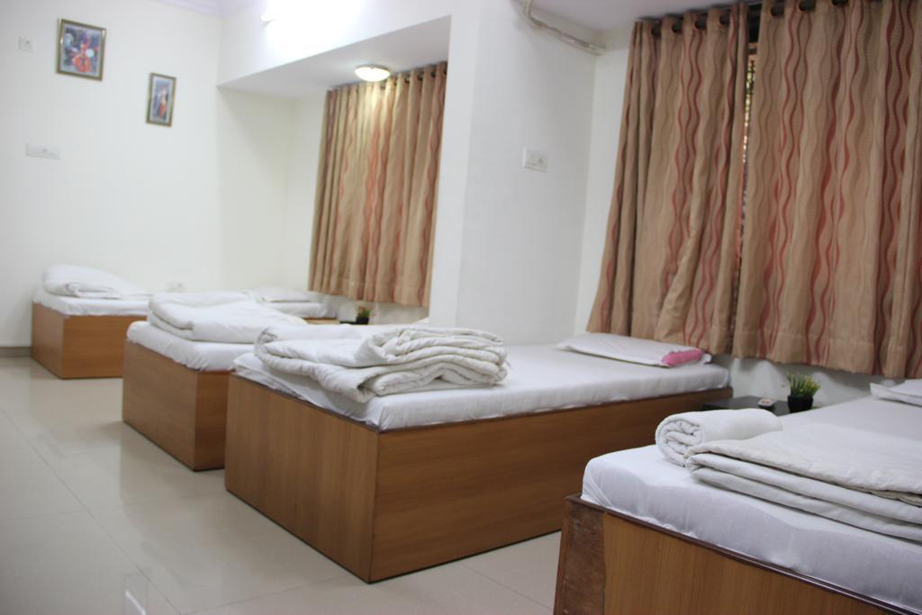 Sohum Habitat Goregaon Exhibition Centre Hotel Mumbai Exterior photo