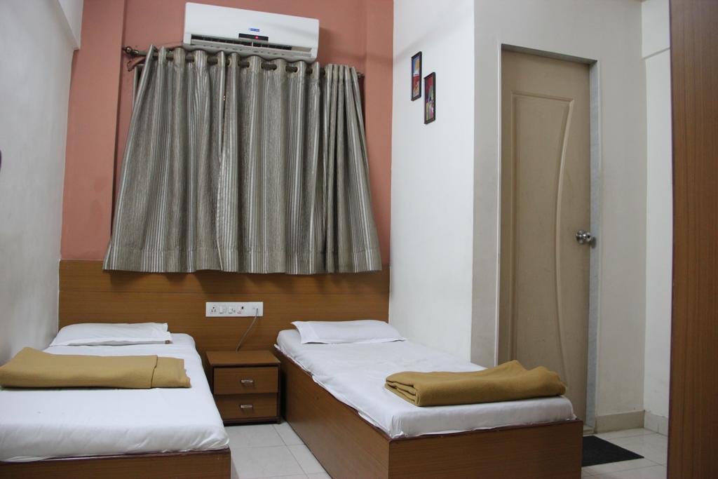 Sohum Habitat Goregaon Exhibition Centre Hotel Mumbai Exterior photo