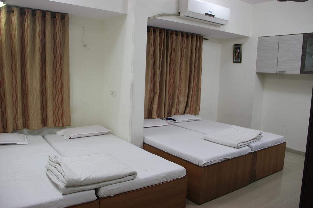 Sohum Habitat Goregaon Exhibition Centre Hotel Mumbai Exterior photo