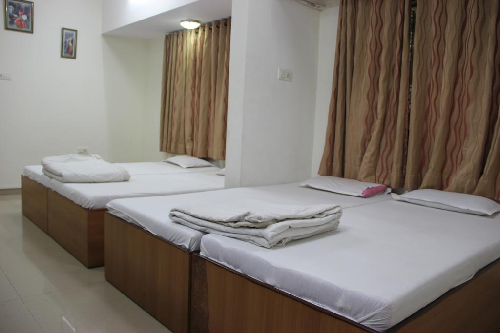 Sohum Habitat Goregaon Exhibition Centre Hotel Mumbai Exterior photo